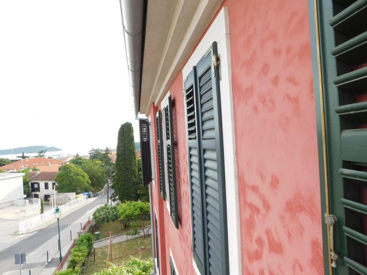 Rovinj's Flowers Apartmán *